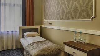 Отель Hotel Kamienica Седльце Двухместный номер с 2 отдельными кроватями-10