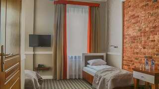 Отель Hotel Kamienica Седльце Двухместный номер с 2 отдельными кроватями-12