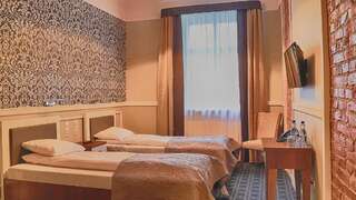 Отель Hotel Kamienica Седльце Двухместный номер с 2 отдельными кроватями-2